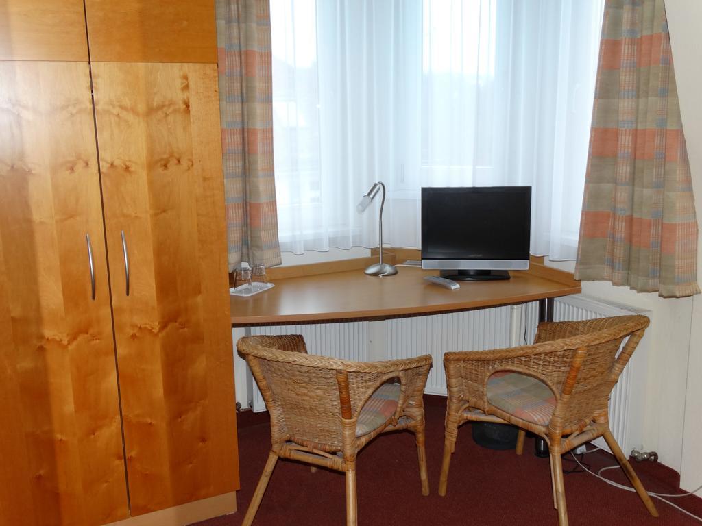 Hotel Sonne - Haus 2 Idstein Ruang foto