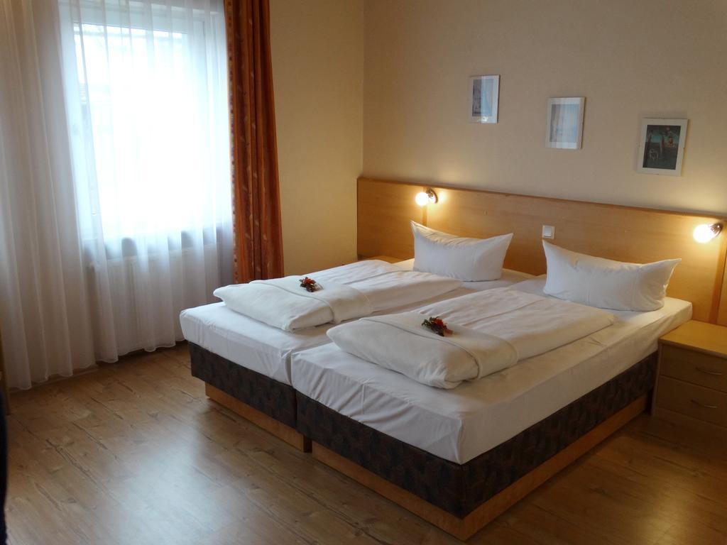 Hotel Sonne - Haus 2 Idstein Ruang foto