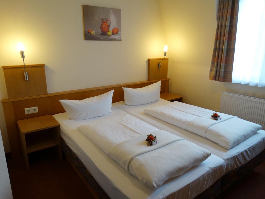 Hotel Sonne - Haus 2 Idstein Ruang foto
