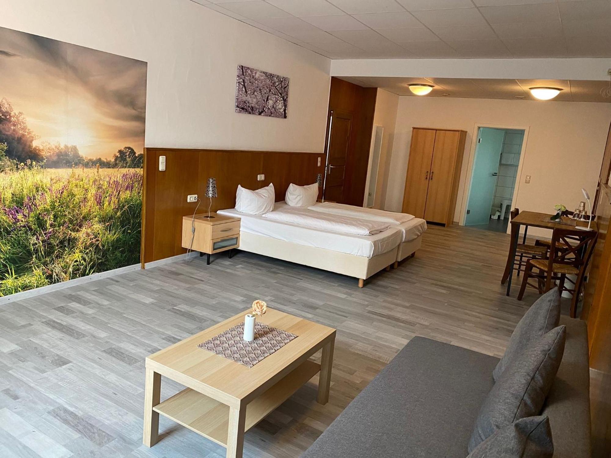 Hotel Sonne - Haus 2 Idstein Bagian luar foto